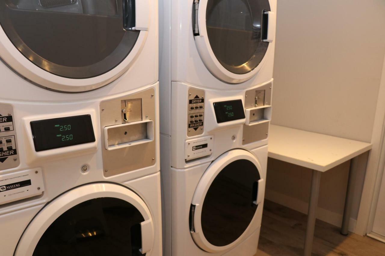 A Stylish Stay W/ A Queen Bed, Heated Floors.. #31 Brookline Exterior photo